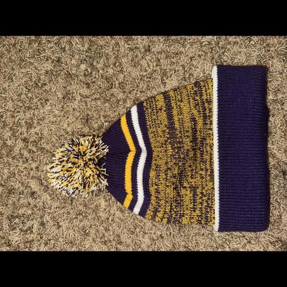 Nike LSU Tigers Purple Sideline Logo Cuffed Knit Hat with Pom Sample - Picture 5 of 11